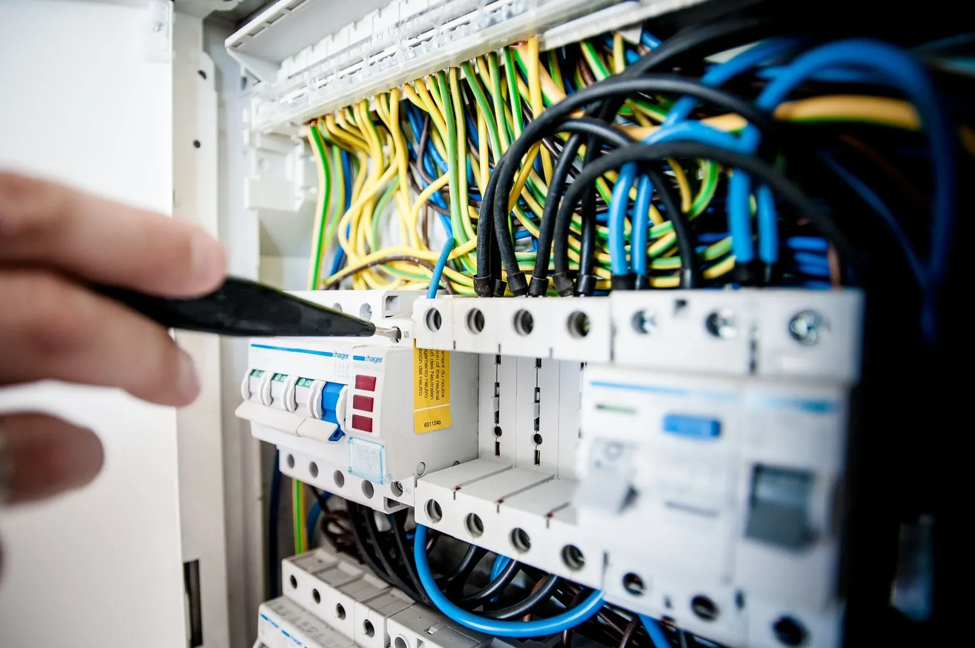 Protective devices and terminations inside a distribution board